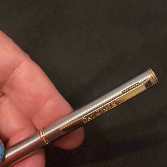 Vintage Day-timer Ball Point Twist Pen Silvertone & Gold Trim Chrome - Picture 7 of 8